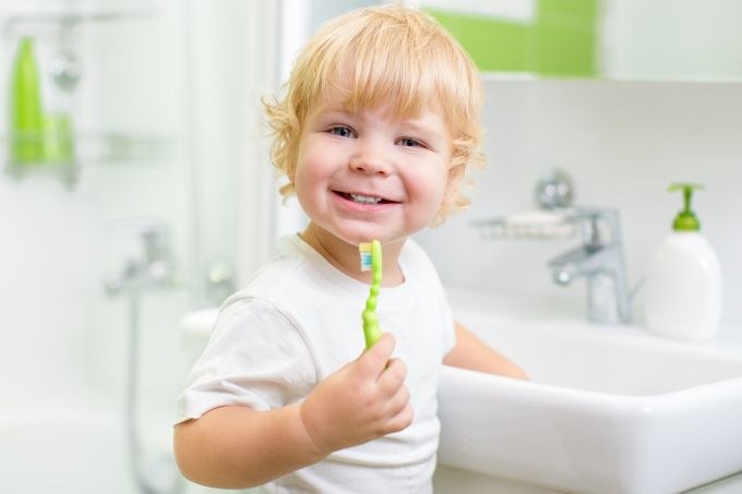Vaikas valo dantis  / Fotolia nuotr.