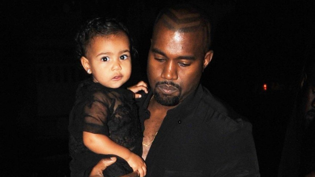 Kanye Westas su dukra North / „Scanpix“/„SIPA“ nuotr.