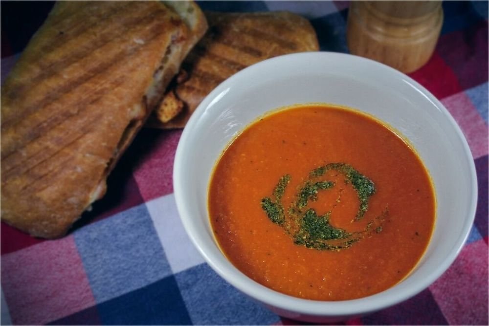 Trinta itališka pomidorų sriuba / Recepto autoriaus nuotr.