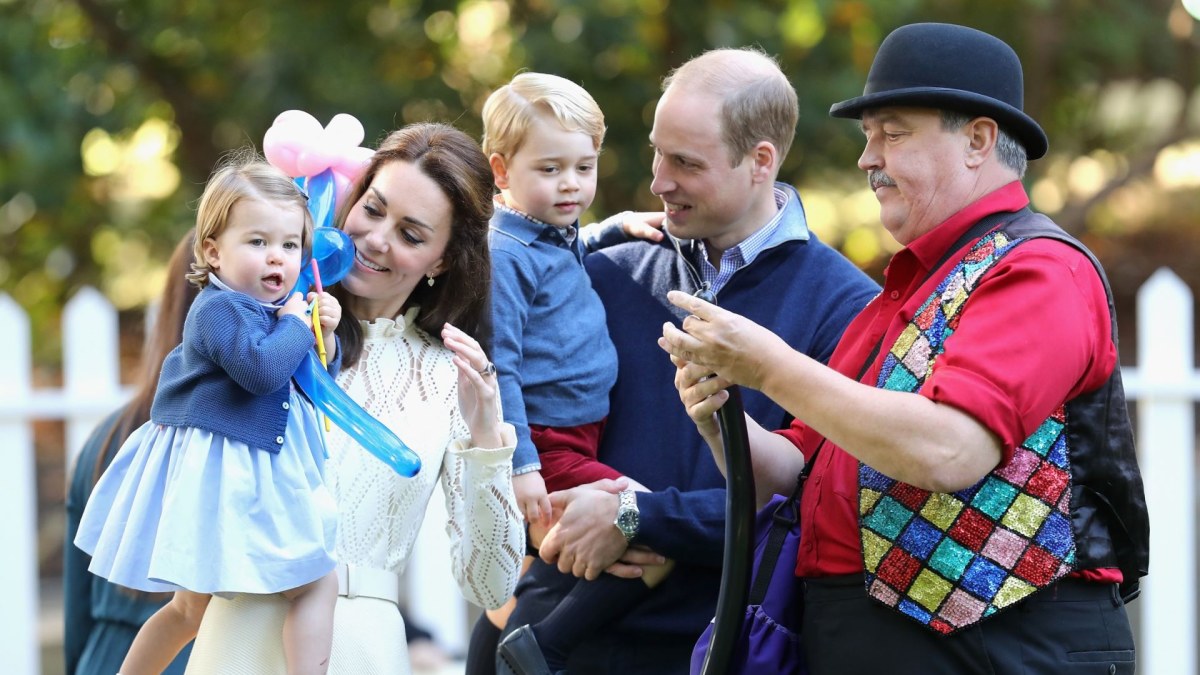 Princas Williamas ir Kembridžo hercogienė Catherine su vaikais George'u ir Charlotte / „Scanpix“/„PA Wire“/„Press Association Images“ nuotr.