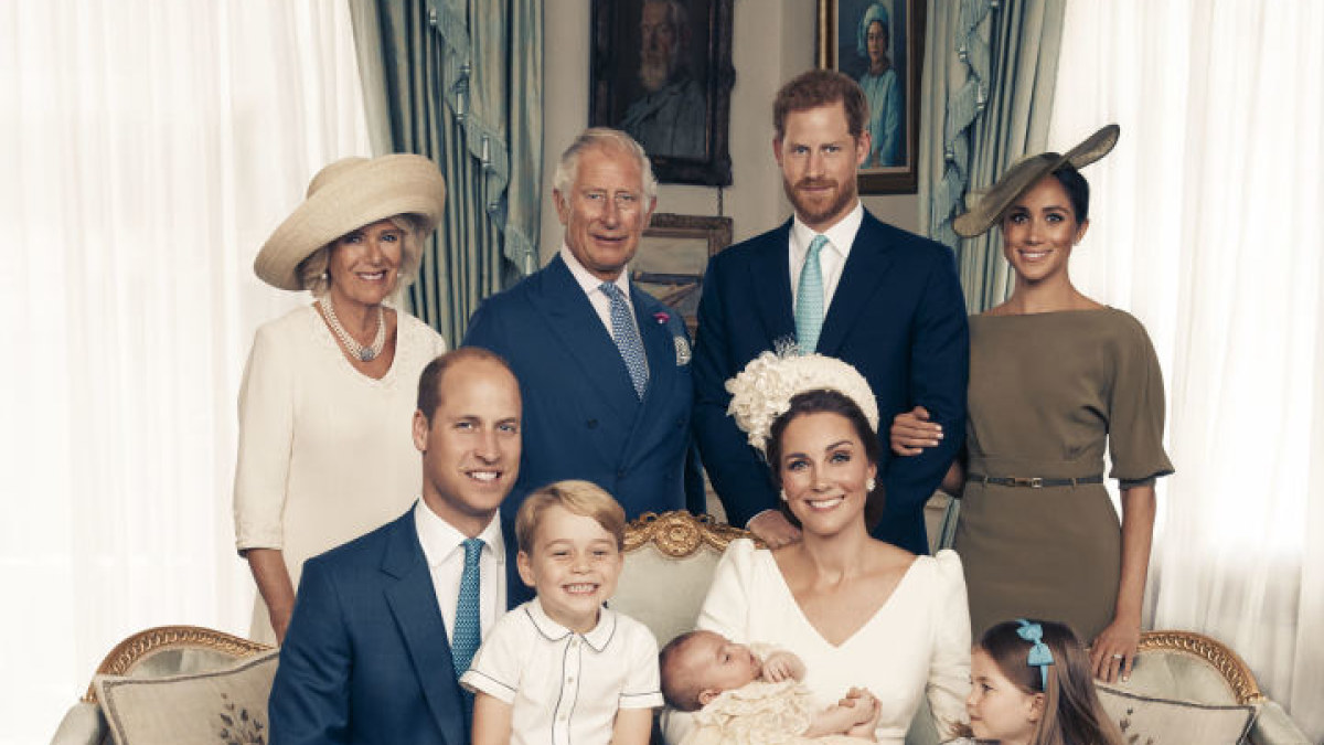 Princas Williamas su žmona Catherine ir vaikais, princas Charlesas su žmona Camilla ir princas Harry su žmona Meghan / „Scanpix“ nuotr.