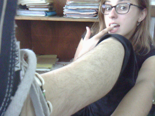 Plaukuotos moterų kojos  / Hairylegsclub.tumblr.com nuotr.