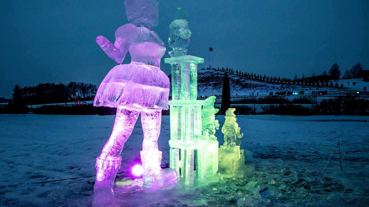 Ledo skulptūrų ir šviesų festivalis „Pasaka“ Prienų rajone esančiame visuomenės harmonizavimo parke „Harmony park“ / Teodoro Biliūno nuotr. 