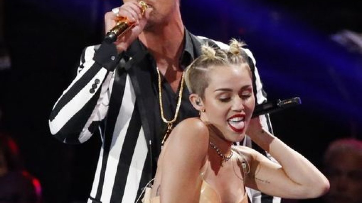 Miley Cyrus ir Robinas Thicke'as / „Reuters“/„Scanpix“ nuotr.