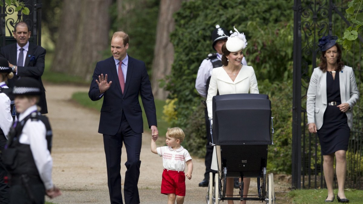 Princas Williamas ir Kembridžo hercogienė Catherine su vaikais / AFP/„Scanpix“ nuotr.