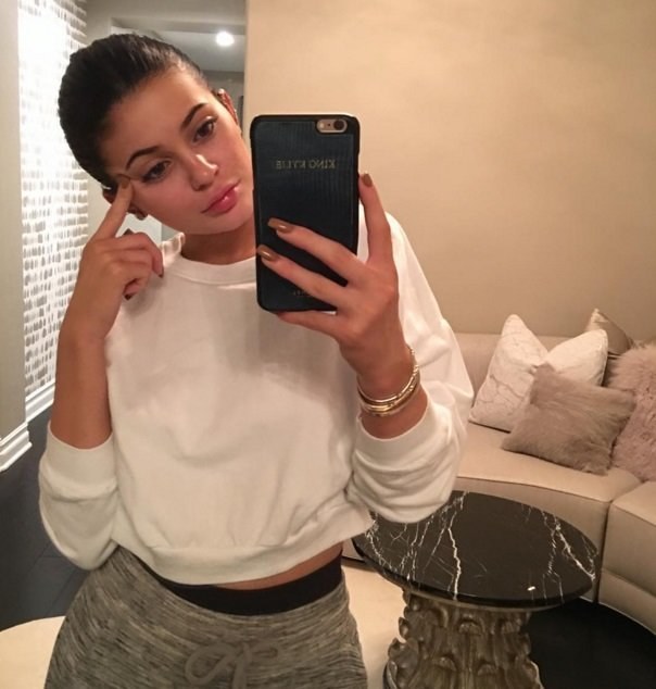 Kylie Jenner be makiažo / „Instagram“ nuotr.