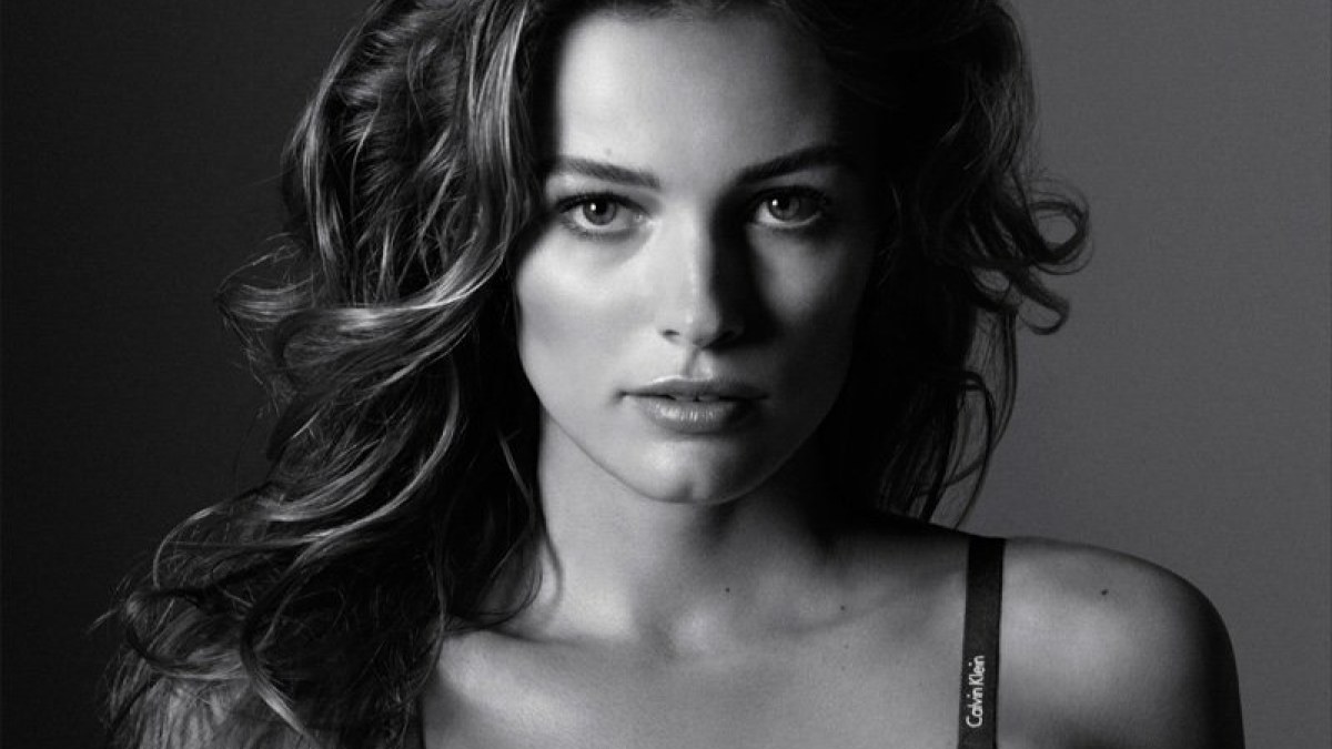 Edita Vilkevičiūtė „Calvin Klein“ reklaminėje kampanijoje / Daniel Jackson/„Calvin Klein“ nuotr.