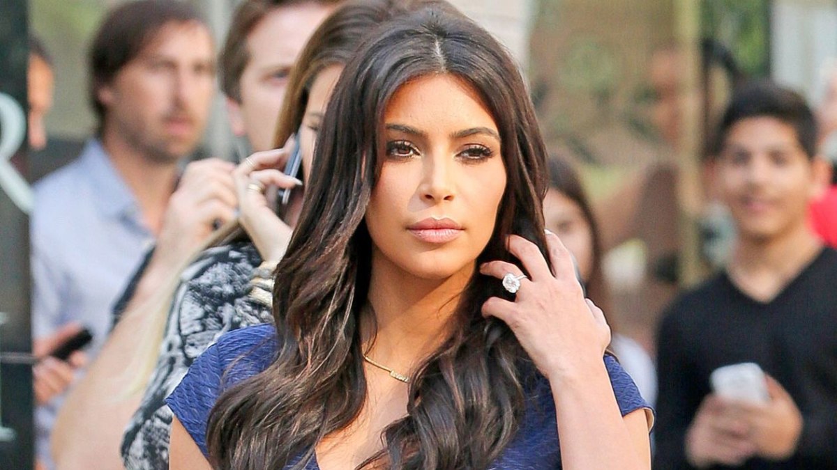 Kim Kardashian sužadėtuvių žiedas / AOP nuotr.