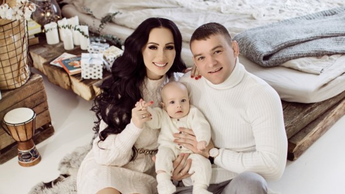 Greta ir Aleksandras Kazakevičiai švenčia Kalėdas su sūnumi Eldar/ Akvilės Razauskienės nuotr.