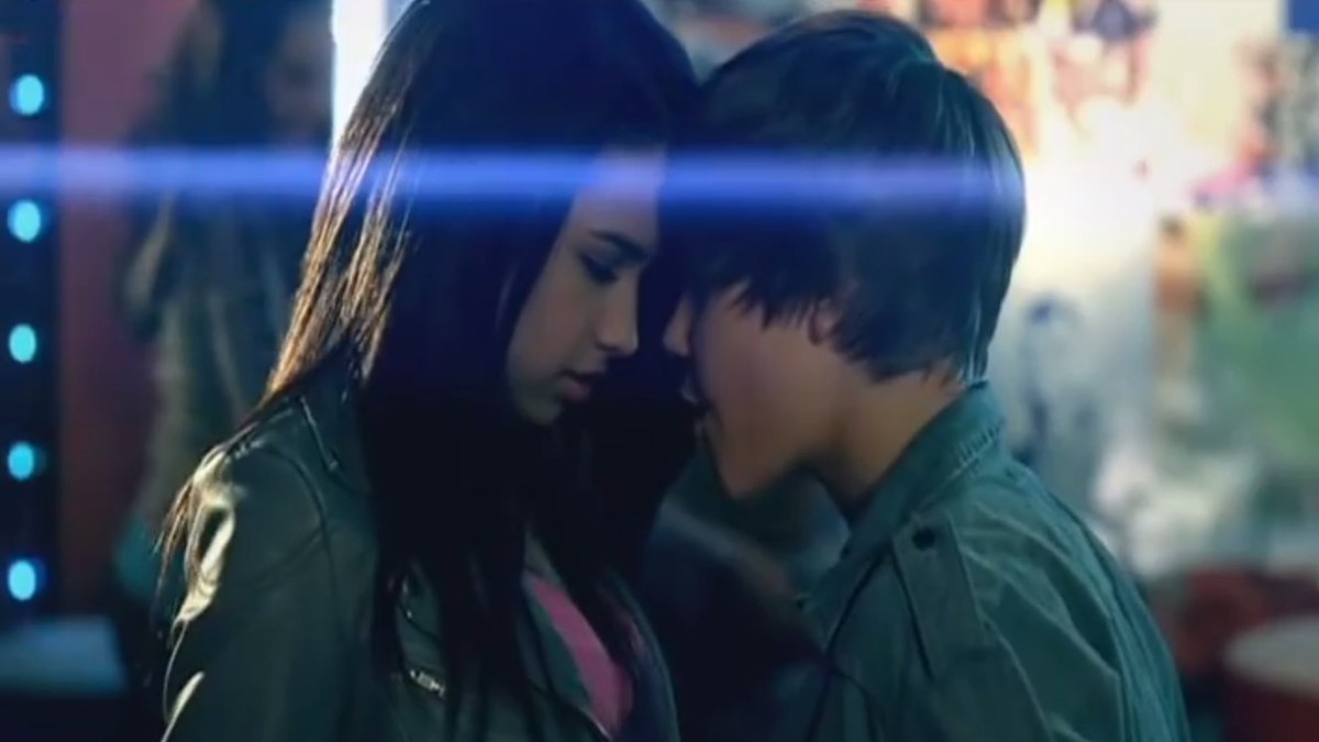 Jasmine V ir Justinas Bieberis vaizdo klipe „Baby“ / Stop kadras