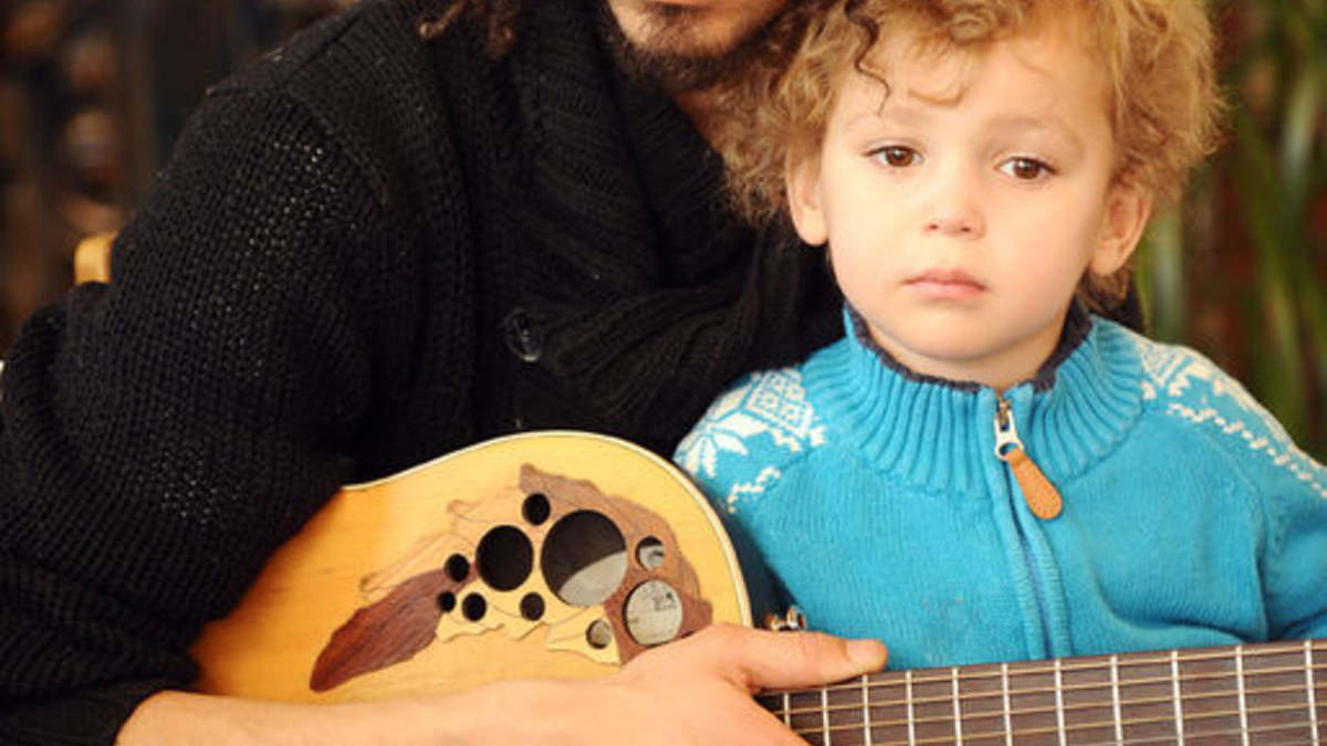 Viktoras Diawara su sūnum Kipru / Luko Balandžio nuotr.