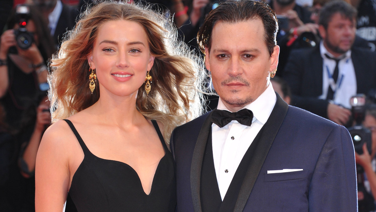 Johnny Deppas ir Amber Heard 2015-aisiais. Jų santuoka truko vos kiek ilgiau nei metus ir baigėsi skandalingomis skyrybomis / VIDA PRESS nuotrauka