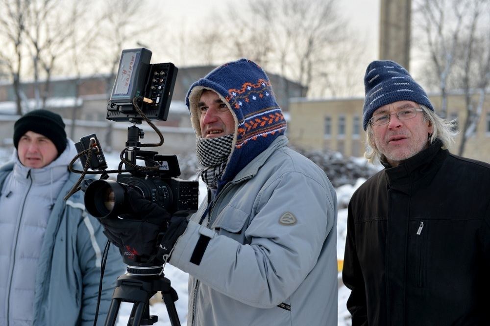 Alvydas Šlepikas (dešinėje) su filmavimo komanda / LNK nuotr.