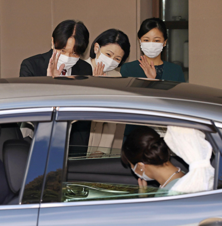 Japonijos princesė Mako atsisveikino su artimaisiais / „Scanpix“ nuotr.