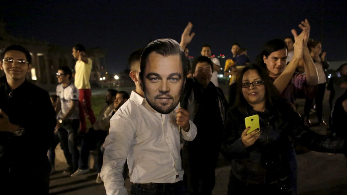 Leonardo DiCaprio gerbėjai Monterėjuje / „Reuters“/„Scanpix“ nuotr.
