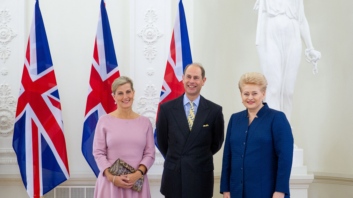 Prezidentės Dalios Grybauskaitės susitikimas su Jungtinės Karalystės princu Edvardu, Vesekso grafu, ir Vesekso grafiene Sofija. / Irmano Gelūno nuotr. 