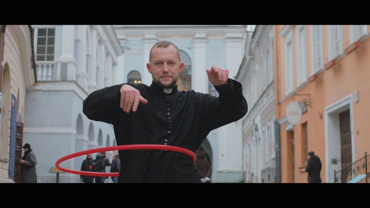 Tomo Sinickio vaizdo klipe "Vilnius" - ir garsūs žmonės / Stop kadrai