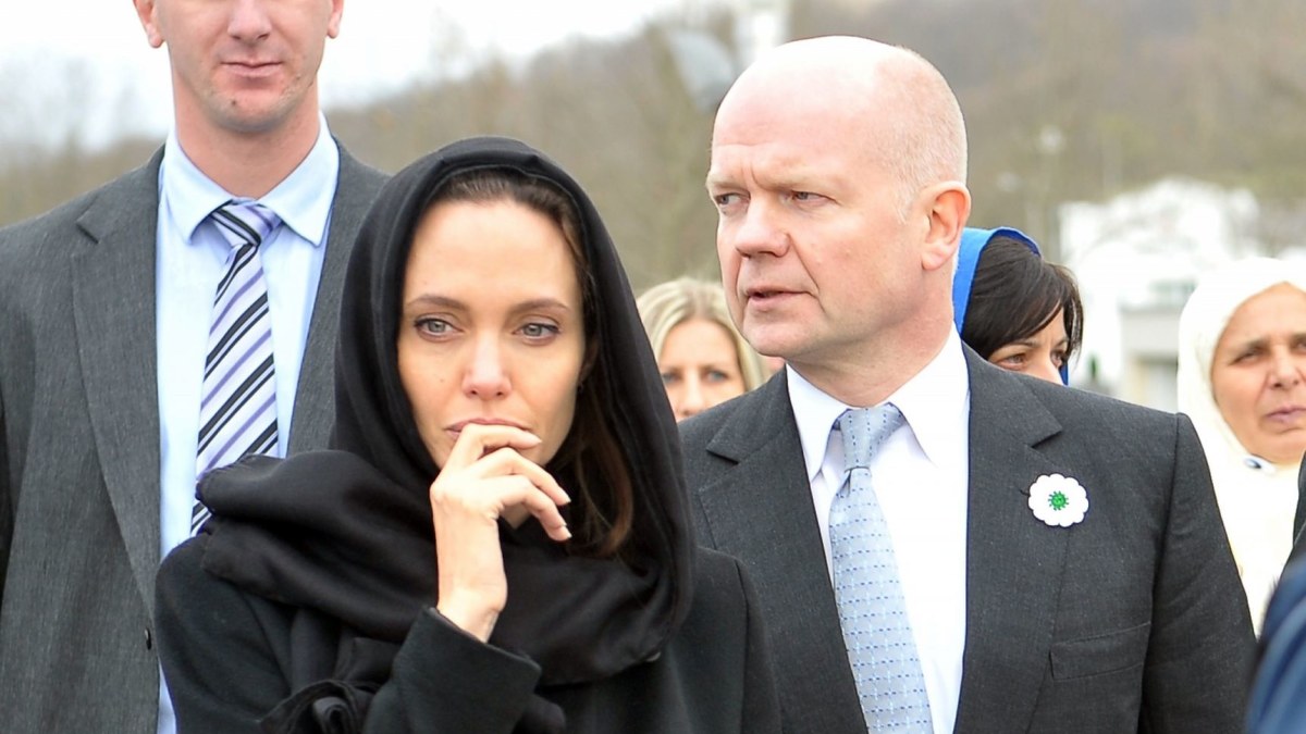 Angelina Jolie ir Williamas Hague / AFP/„Scanpix“ nuotr.