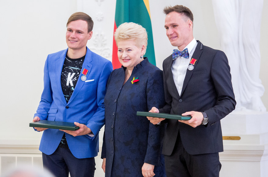 Broliai Gataveckai ir Dalia Grybauskaitė / Luko Balandžio nuotr.
