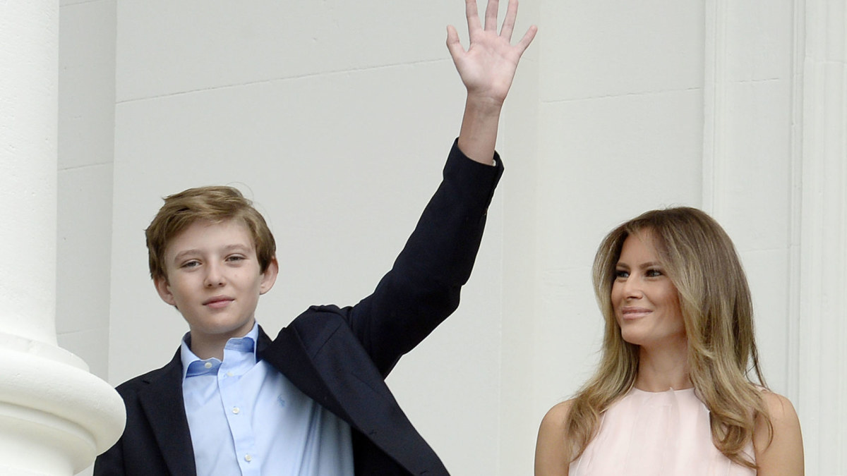 JAV prezidentas Donaldas Trumpas su žmona Melania ir sūnumi Barronu / Vida Press nuotr.